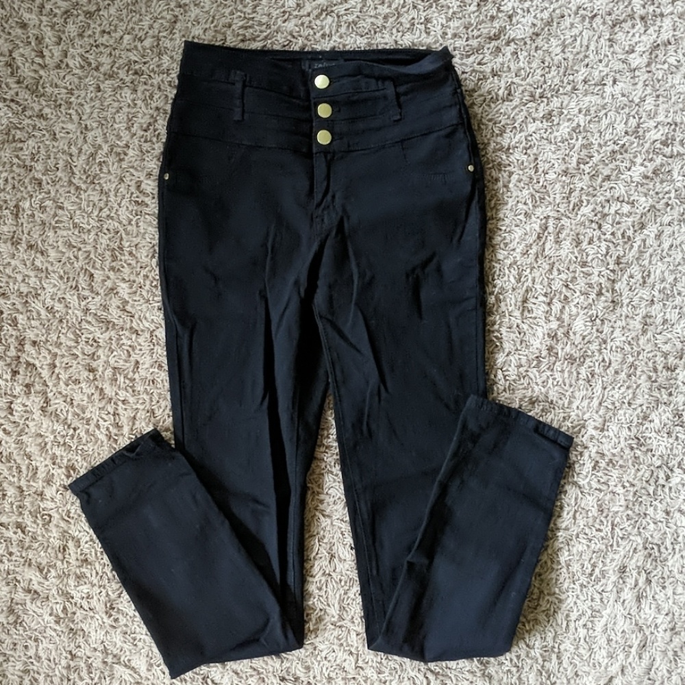 High wasted black pants